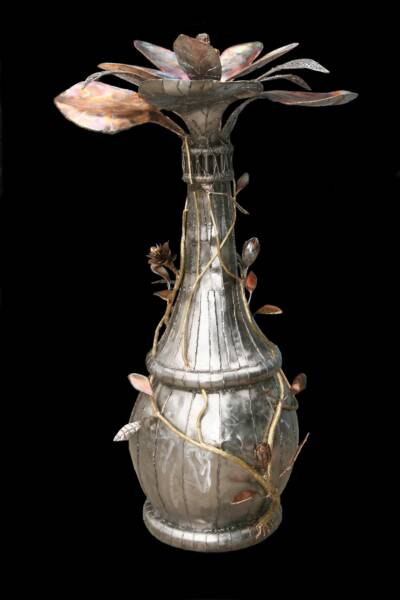 Large scale flower and vase sculplture